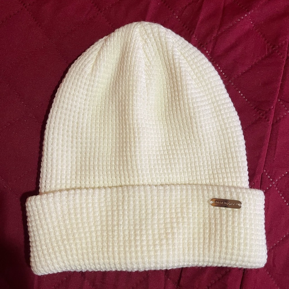 Steve Madden off white waffle beanie